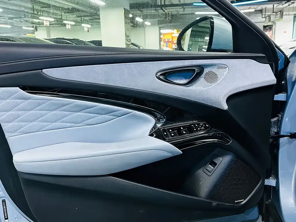 BYD Seal — фото 4
