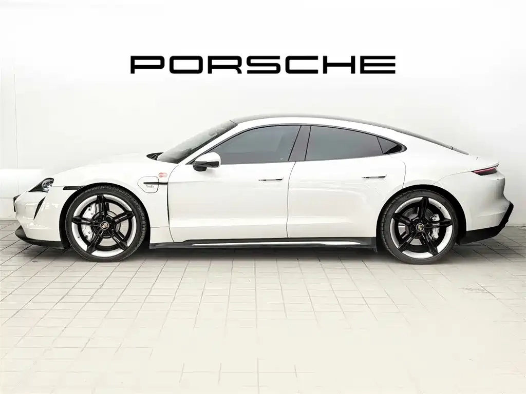 Porsche Taycan — фото 5