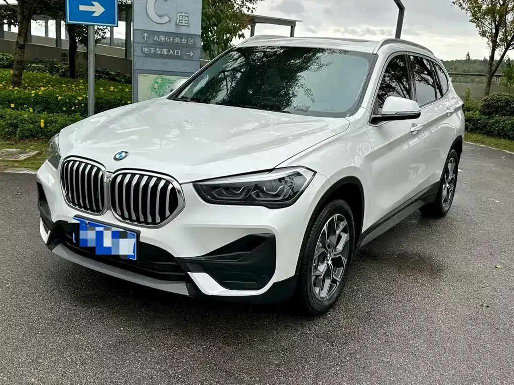 BMW X1 — фото 1
