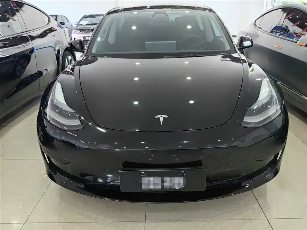 Tesla Model 3 — фото 2