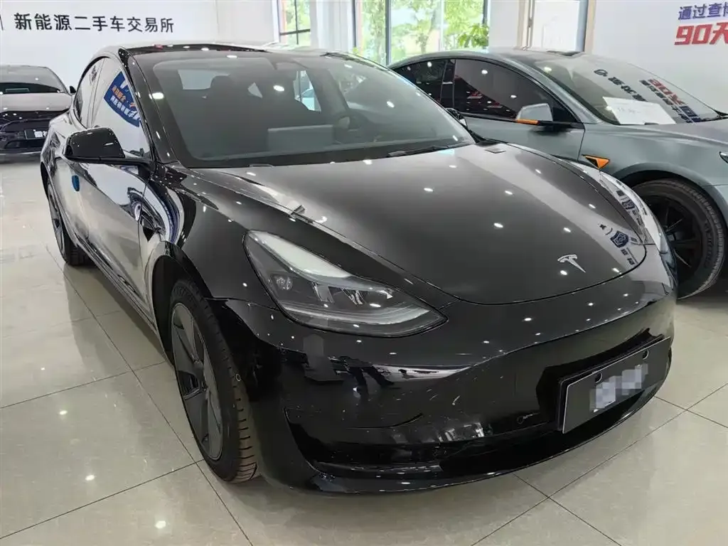 Tesla Model 3 — фото 3