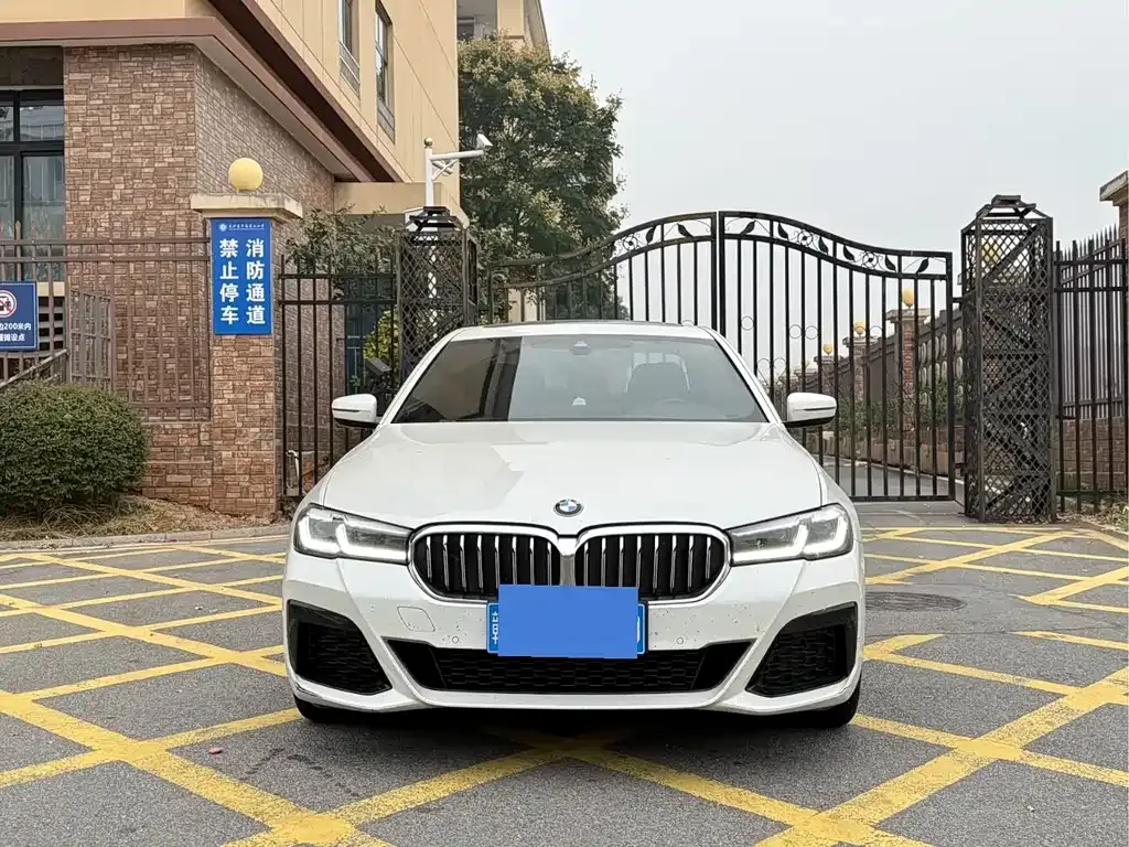 BMW 5 Series — фото 2