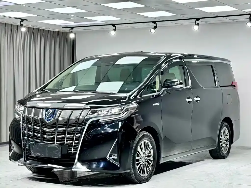 Toyota Alphard — фото 2