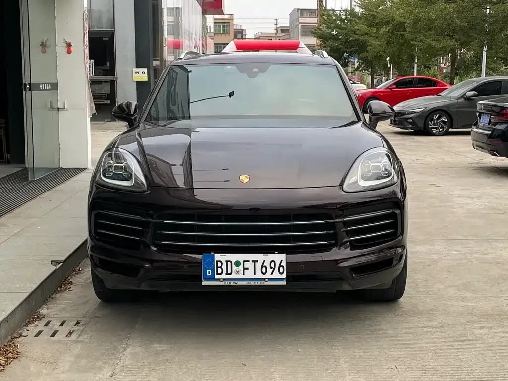 Porsche Cayenne — фото 2