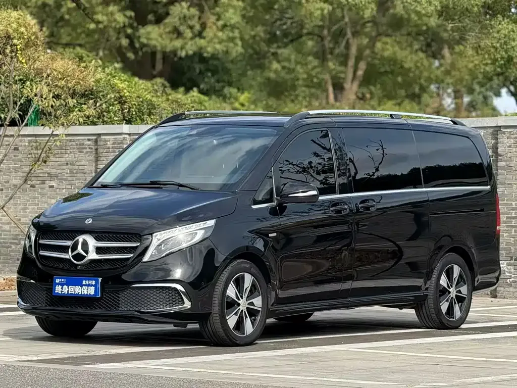 Mercedes-Benz V-Class — фото 1