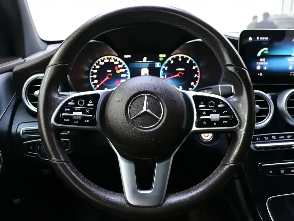 Mercedes-Benz GLC — фото 10