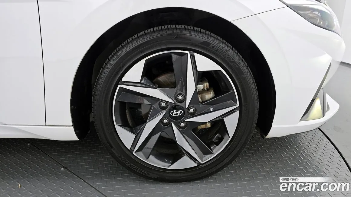 Hyundai AVANTE — фото 5