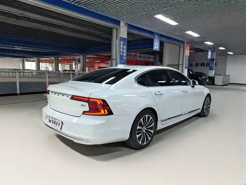 Volvo S90 — фото 4
