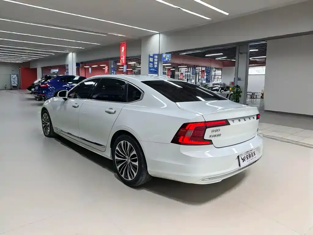 Volvo S90 — фото 6