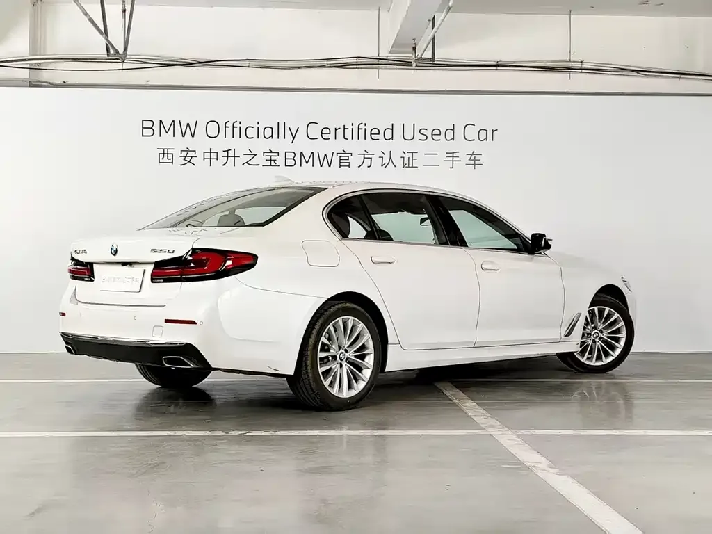 BMW 5 Series — фото 9