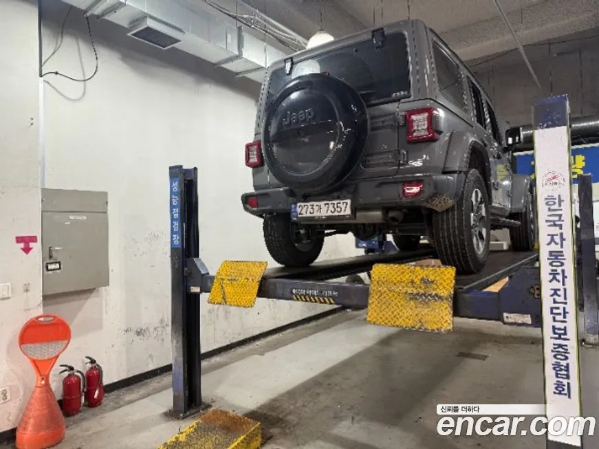 Jeep Wrangler — фото 2