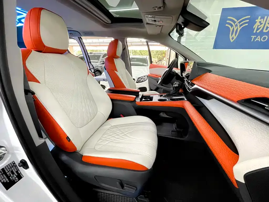 Toyota Granvia — фото 10