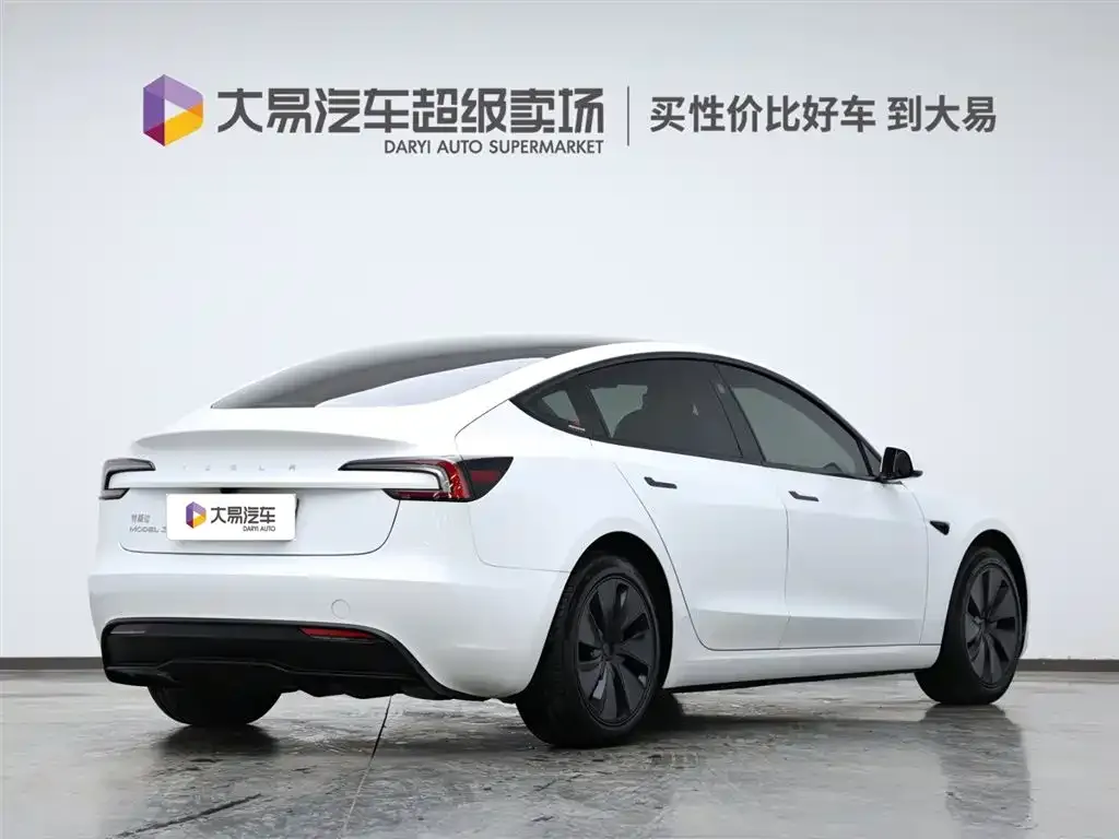 Tesla Model 3 — фото 3