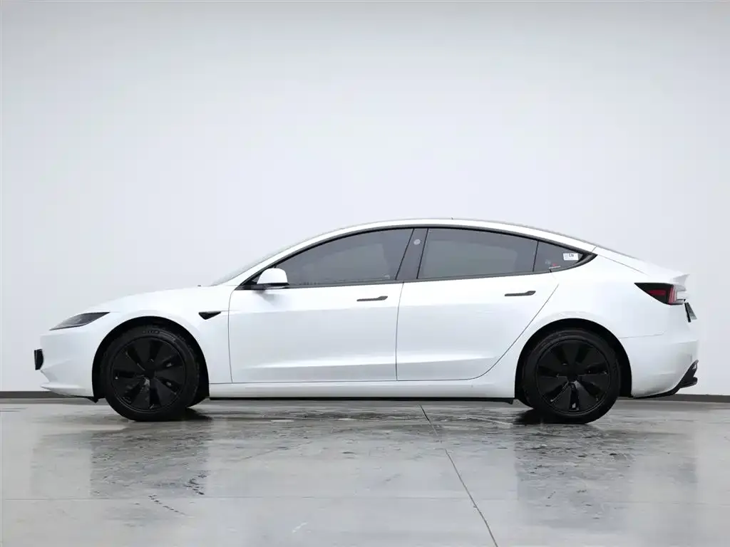 Tesla Model 3 — фото 5