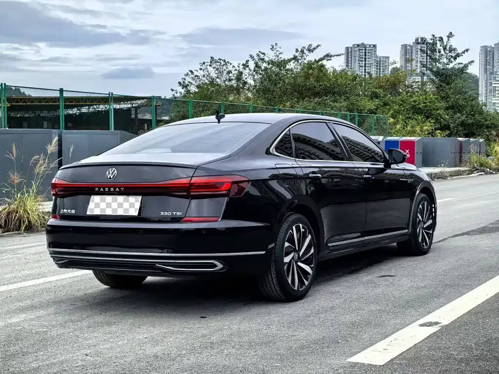 Volkswagen Passat — фото 9