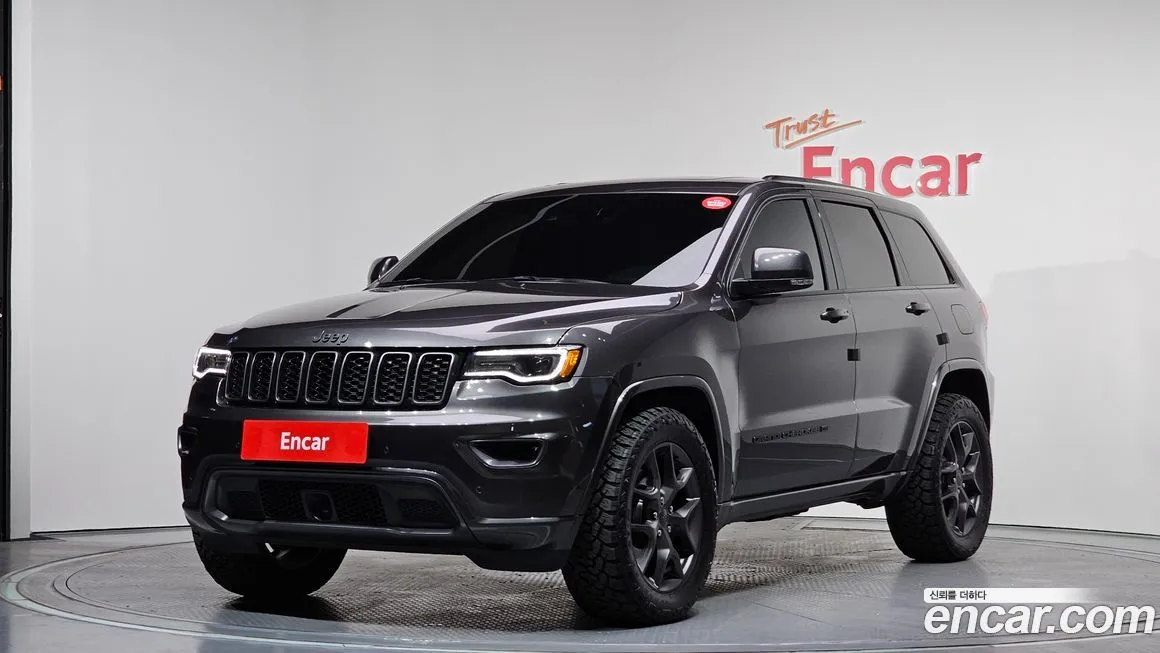 Jeep Cherokee — фото 1