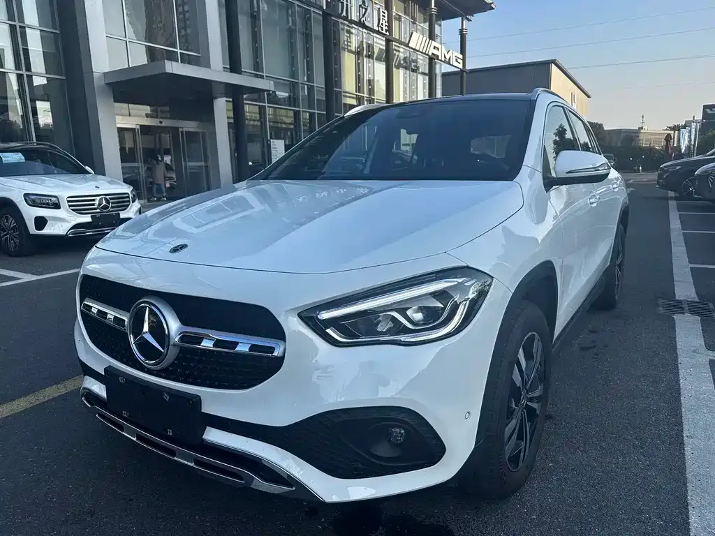 Mercedes-Benz GLA — фото 1