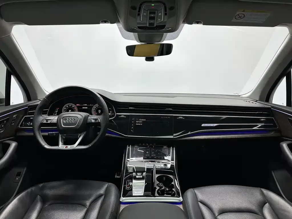 Audi Q7 — фото 10