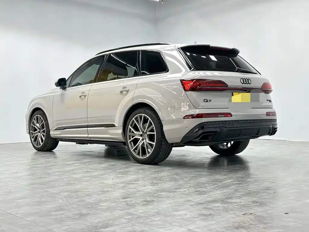 Audi Q7 — фото 3
