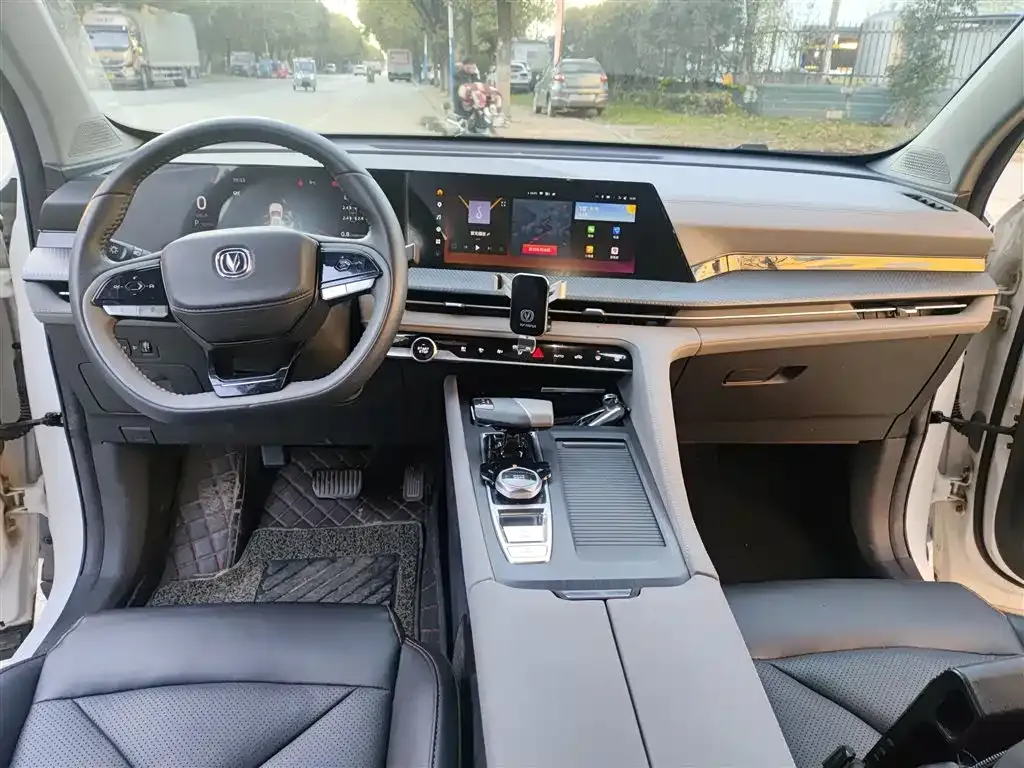 Changan CS75PLUS — фото 10