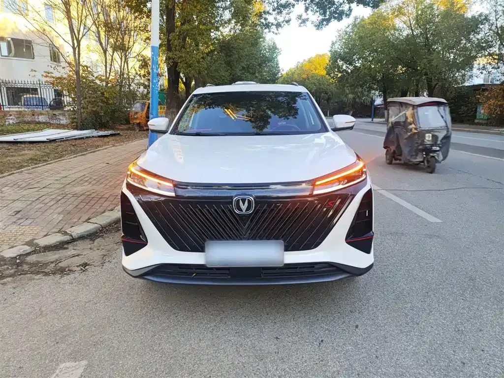 Changan CS75PLUS — фото 3