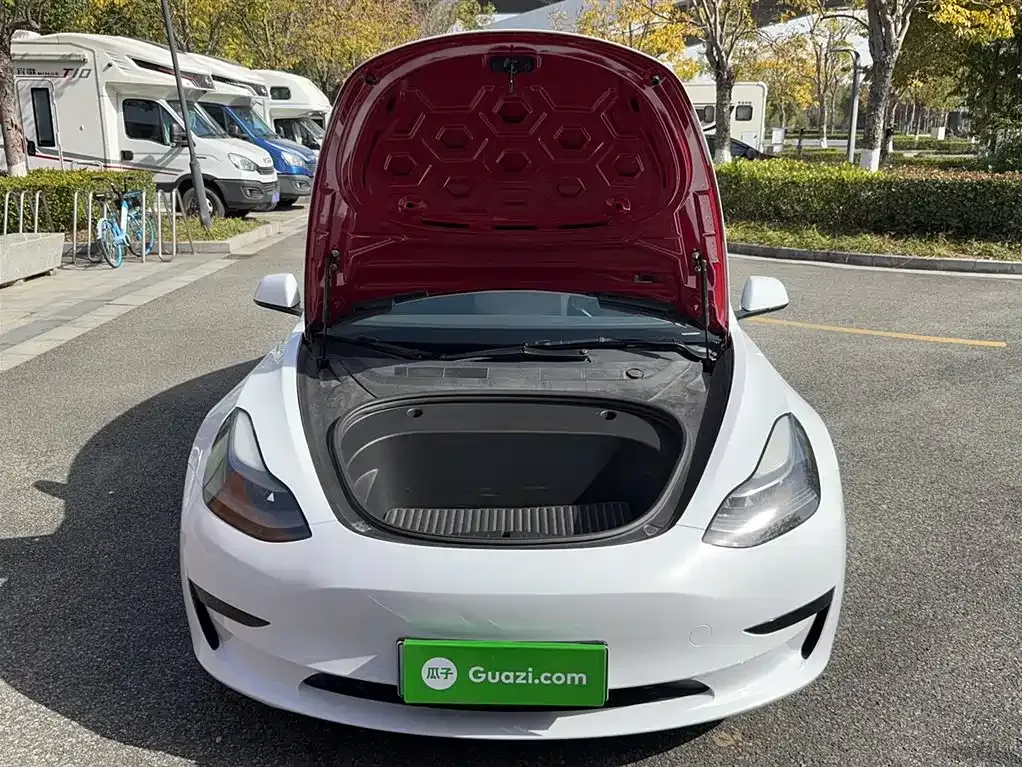 Tesla Model 3 — фото 10