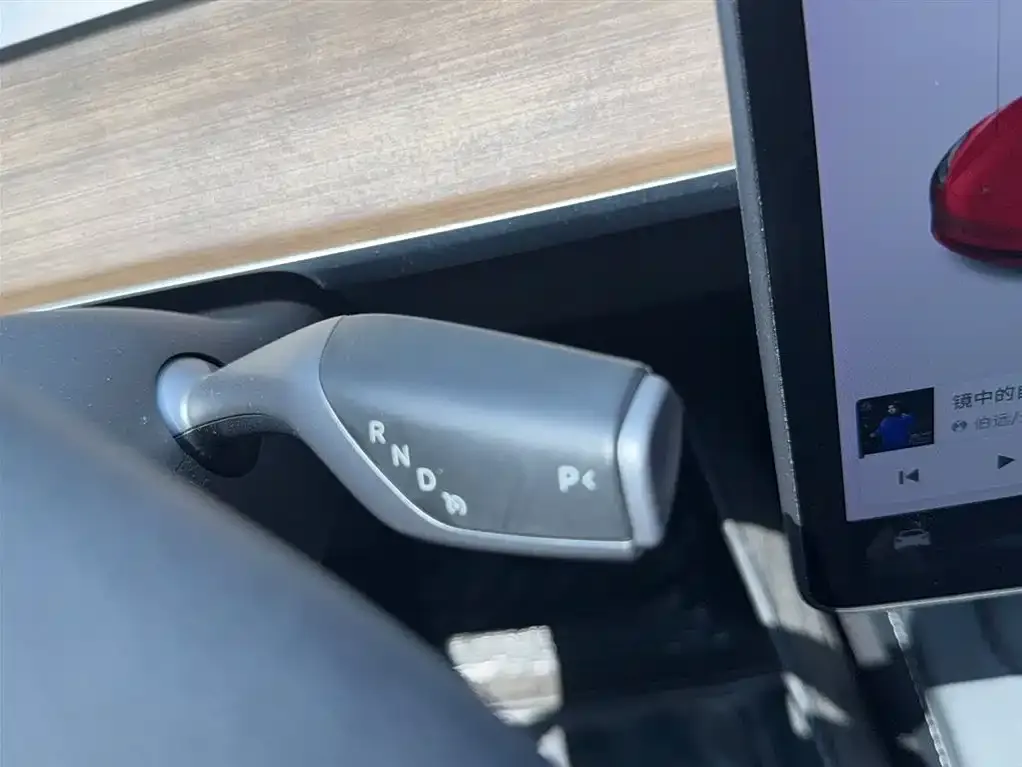 Tesla Model 3 — фото 6