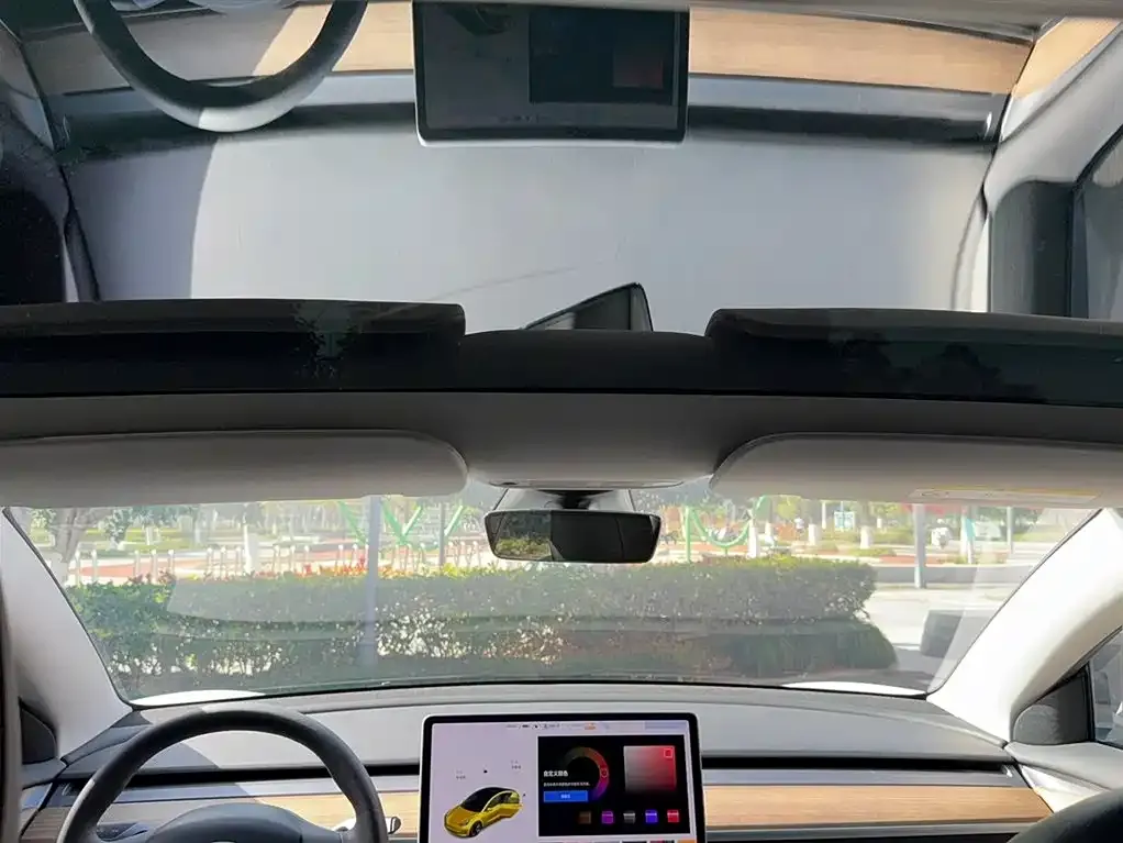 Tesla Model 3 — фото 8