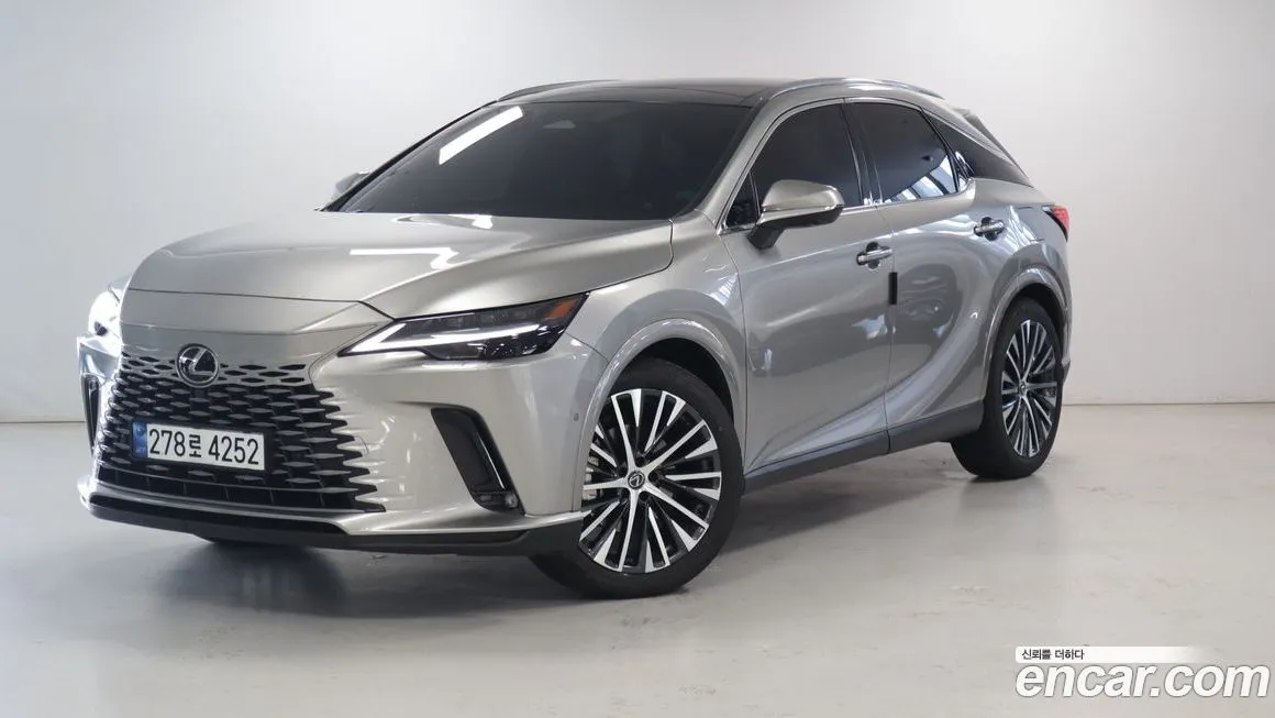 Lexus RX — фото 1