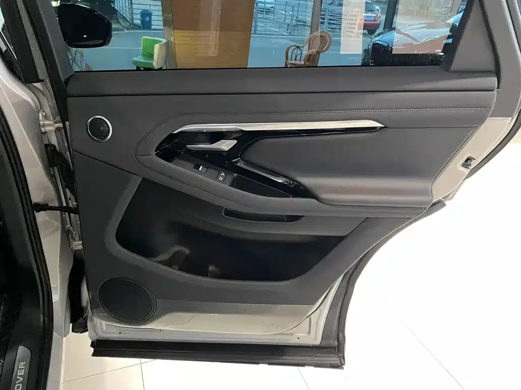 Land Rover Evoque — фото 8