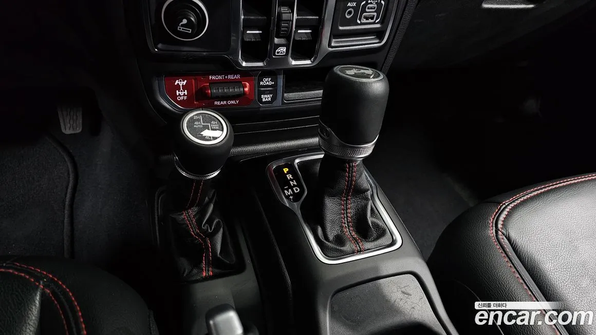 Jeep Wrangler — фото 9