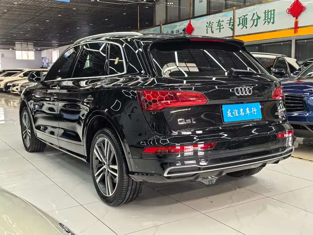 Audi Q5L — фото 4