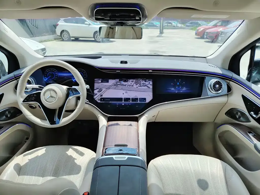 Mercedes-Benz EQS SUV — фото 4