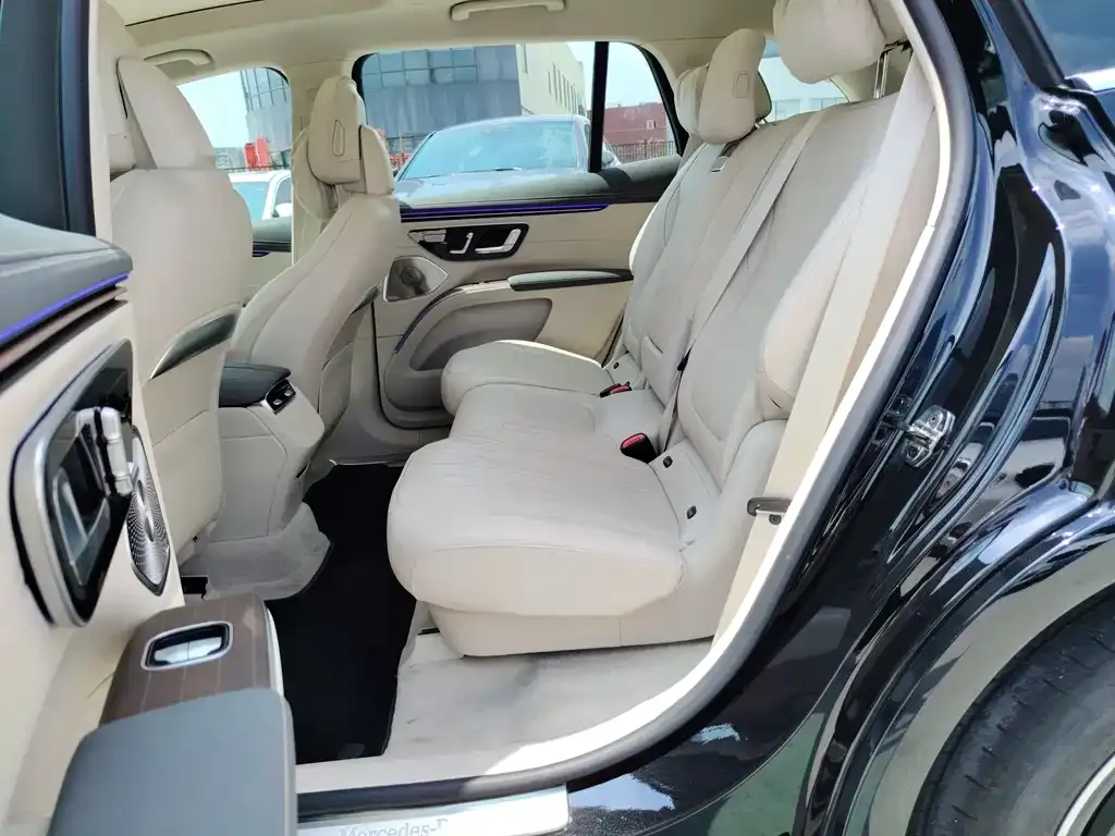 Mercedes-Benz EQS SUV — фото 8