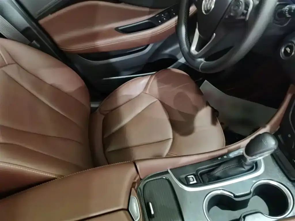 Buick Envision Plus — фото 5