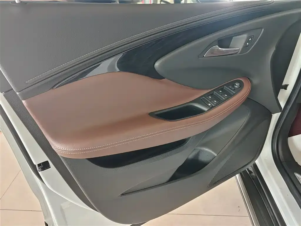 Buick Envision Plus — фото 6