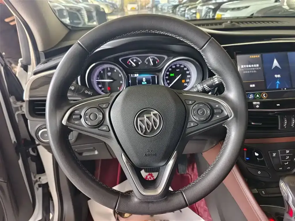 Buick Envision Plus — фото 9