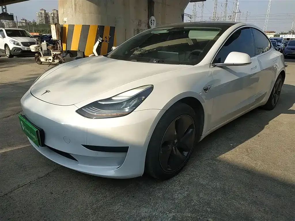 Tesla Model 3 — фото 2