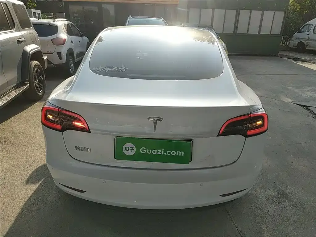Tesla Model 3 — фото 6