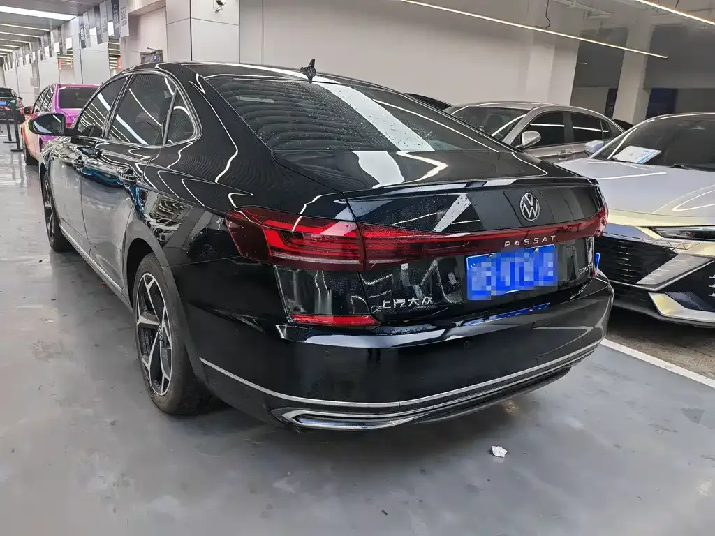 Volkswagen Passat — фото 9