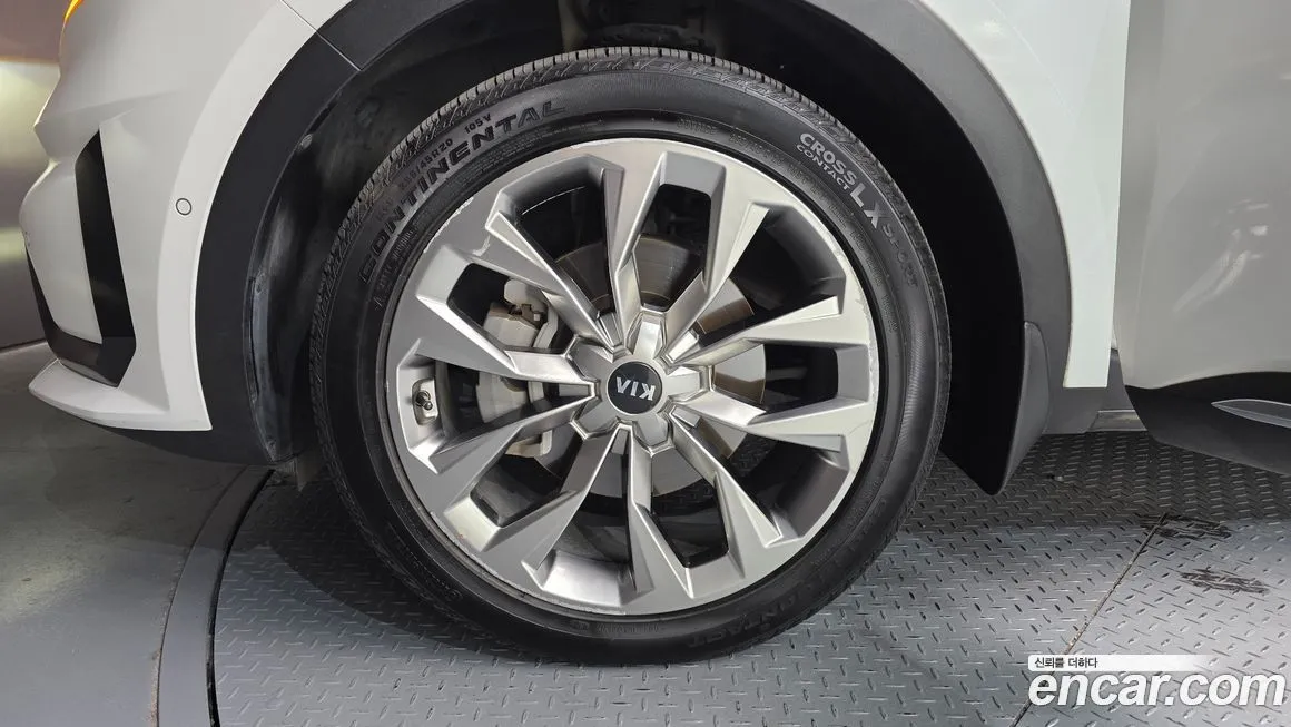 Kia Sorento — фото 5