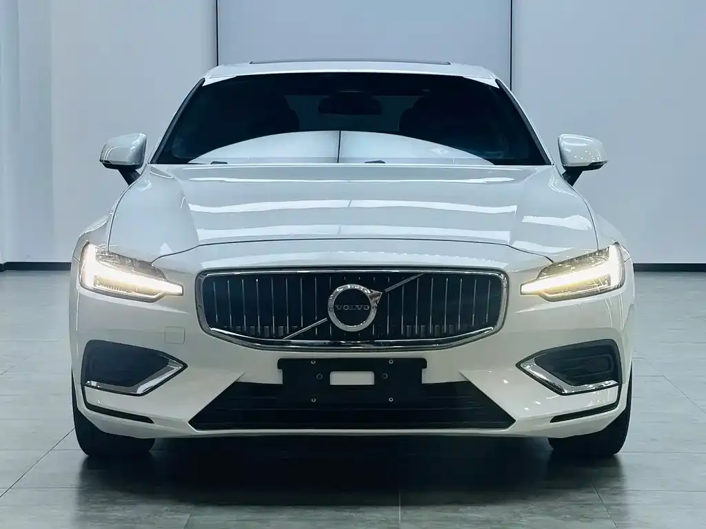 Volvo S60 — фото 2