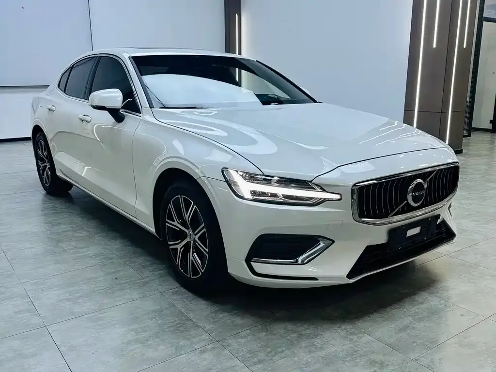 Volvo S60 — фото 3