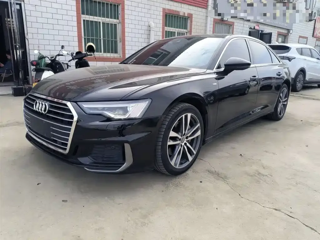 Audi A6L — фото 1