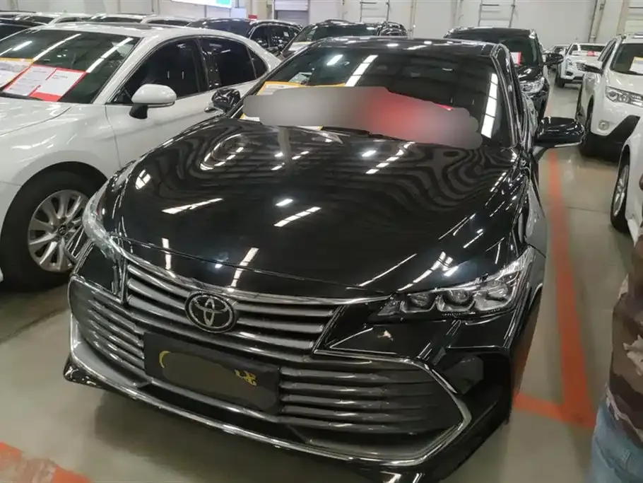 Toyota Avalon — фото 1