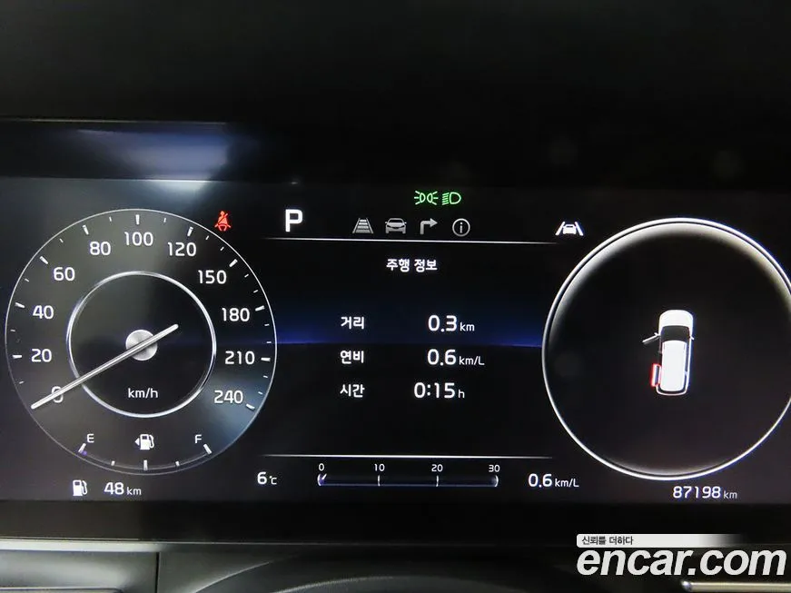 Kia Carnival — фото 10