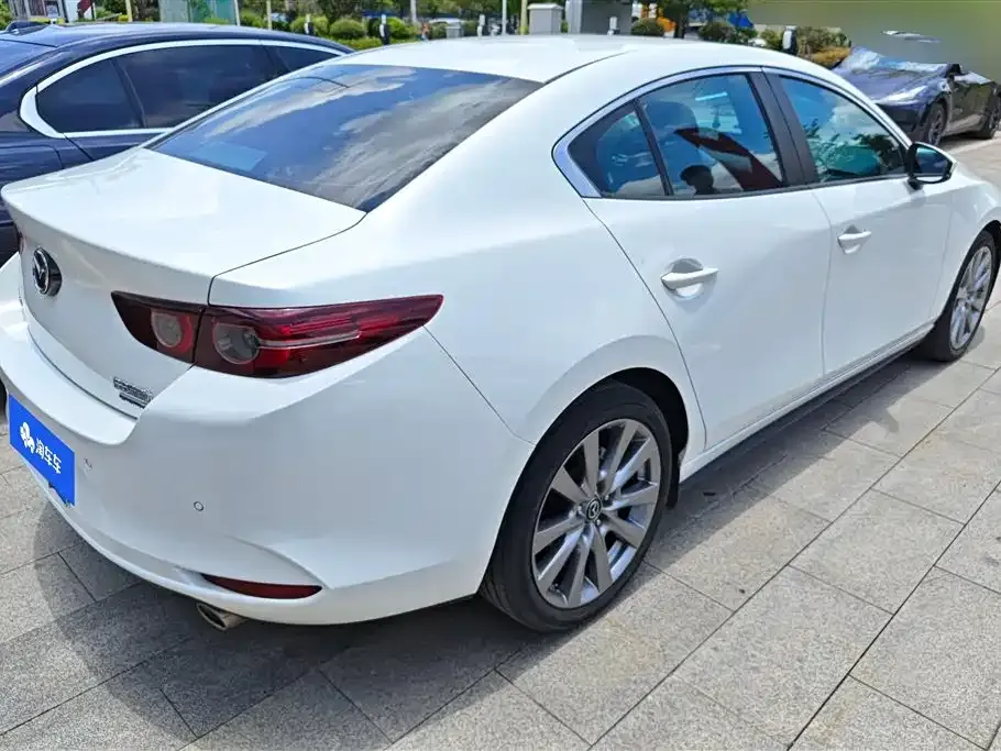 Mazda 3 Axela — фото 3