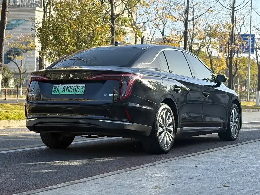 Hongqi E-QM5 — фото 4