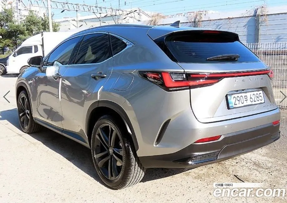 Lexus NX — фото 3