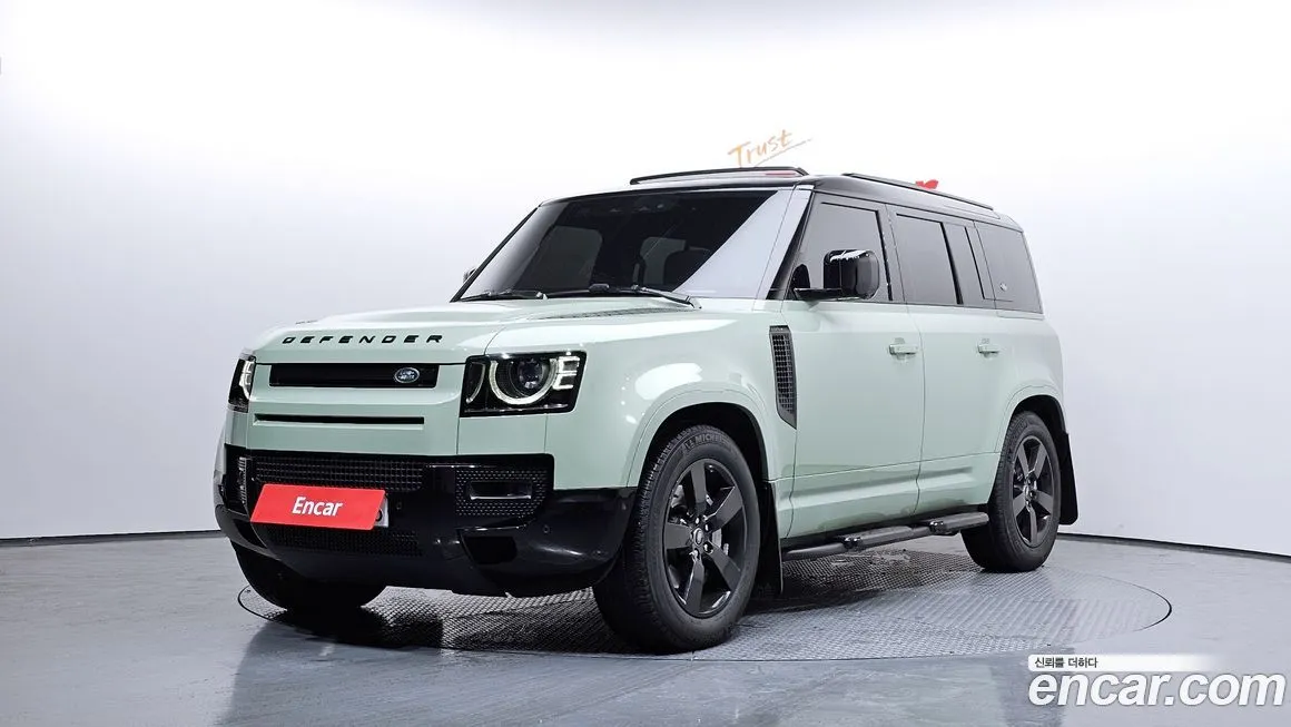 Land Rover Defender — фото 1